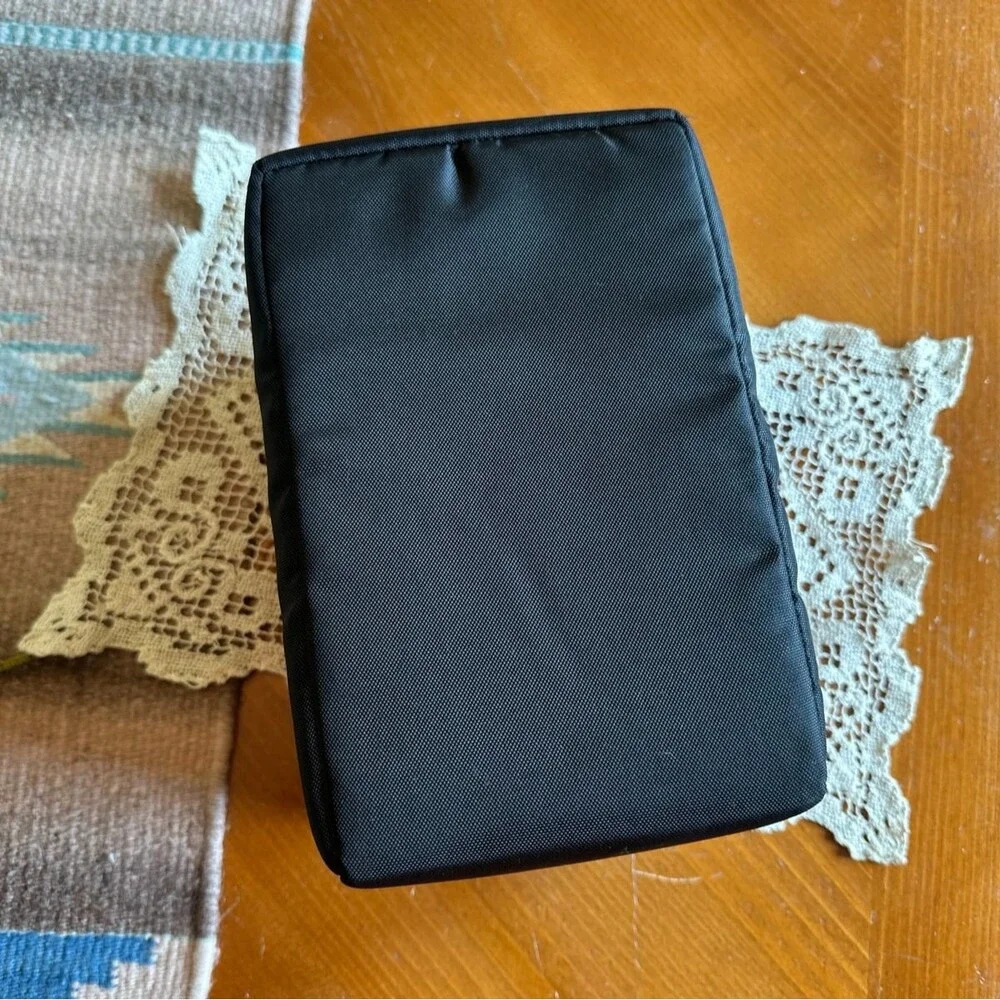 Vintage Case Logic Nylon Zippered Carrying Case CD Holder